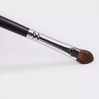 Select the Right Eyeshadow Brush