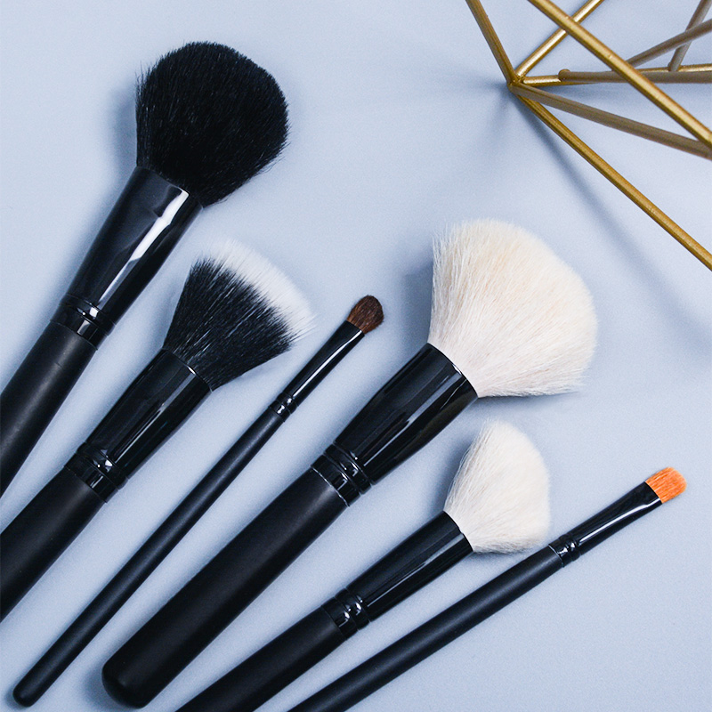 Classification and Use of Makeup Brushes