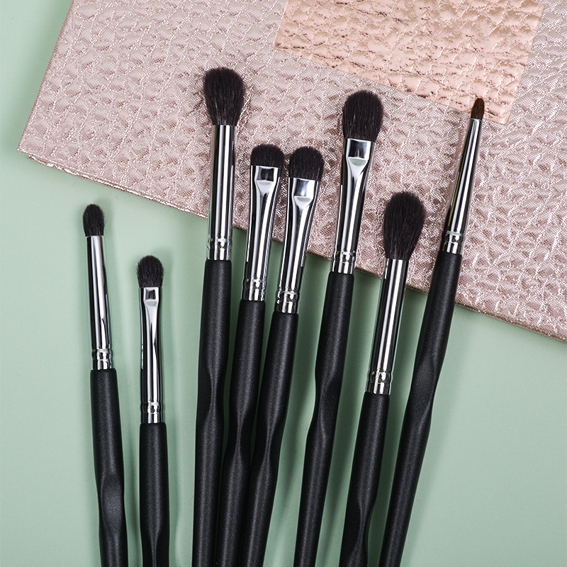 How to Clean and Maintain Makeup Brushes?